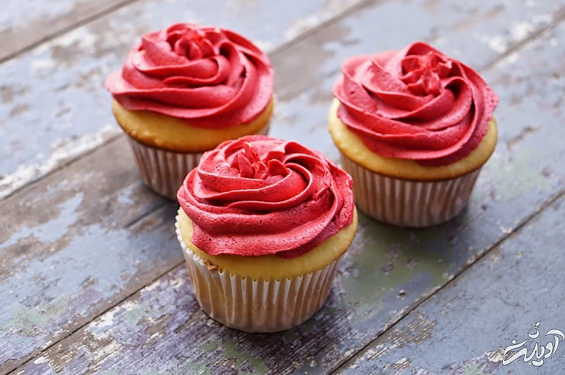 طرز تهیه کاپ کیک با تزیین خامه؛ ویژه ولنتاین کاپ کیک ولنتاین